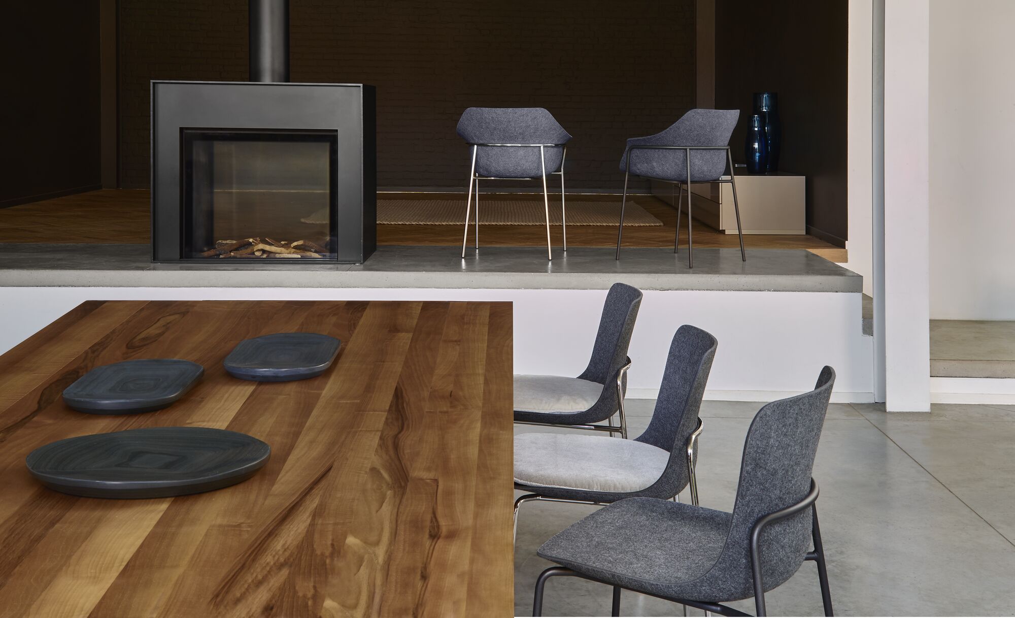 Ettoriano Carver chair anthracite metal base