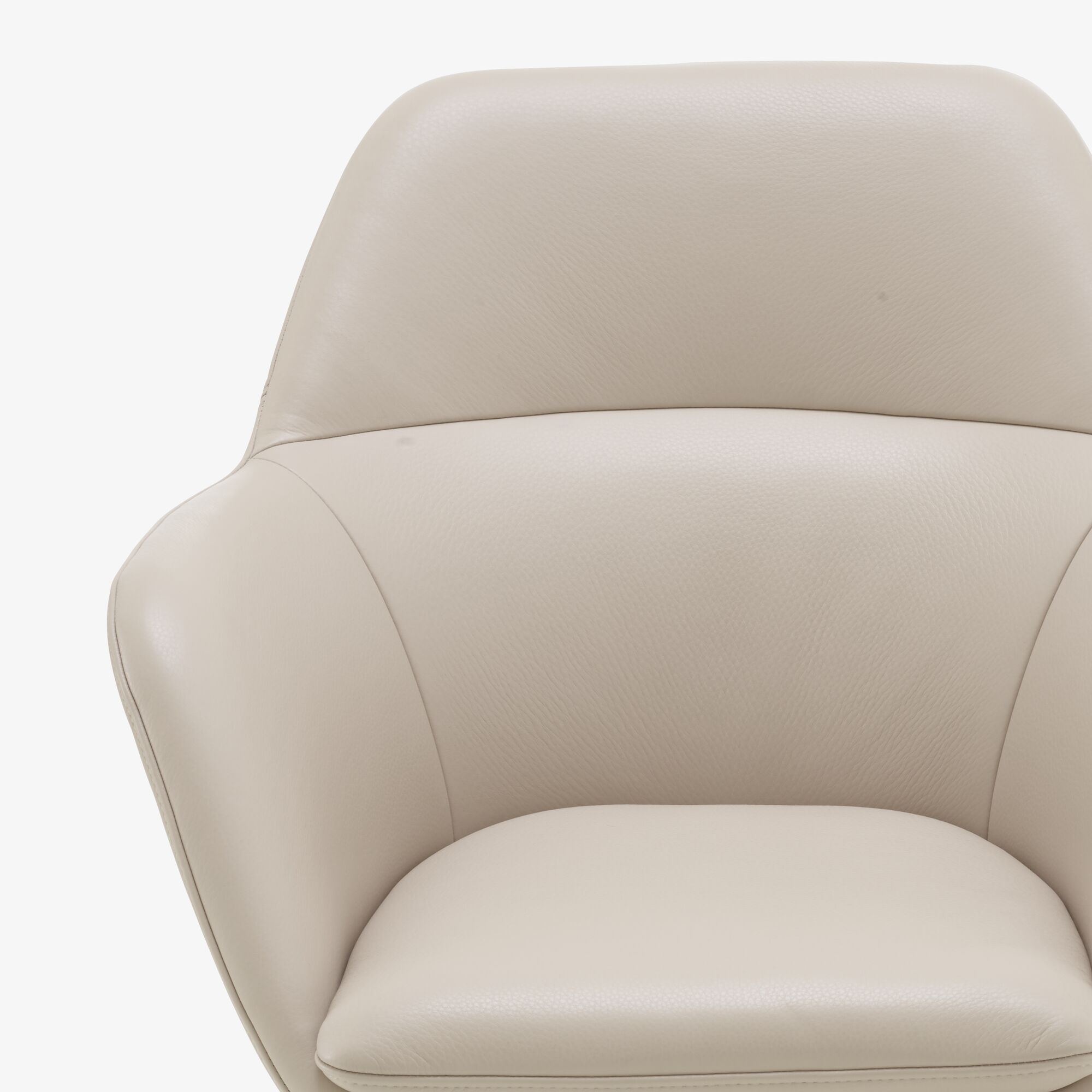 Amédée Carver chair central pedestal - brilliant chrome