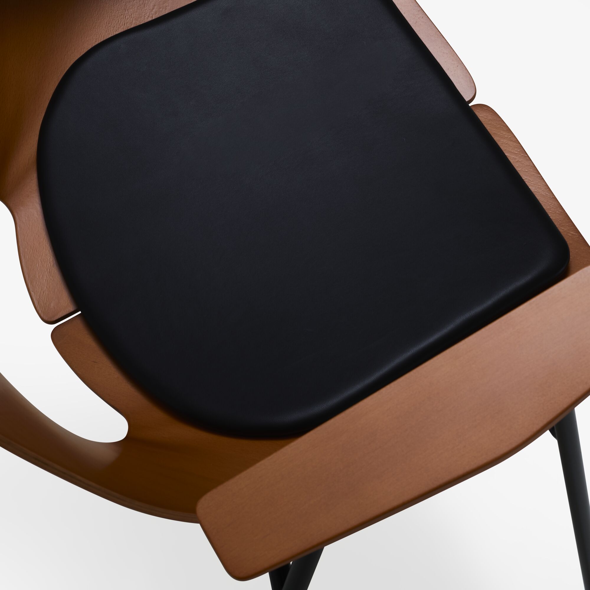 Tonneau Carver chair