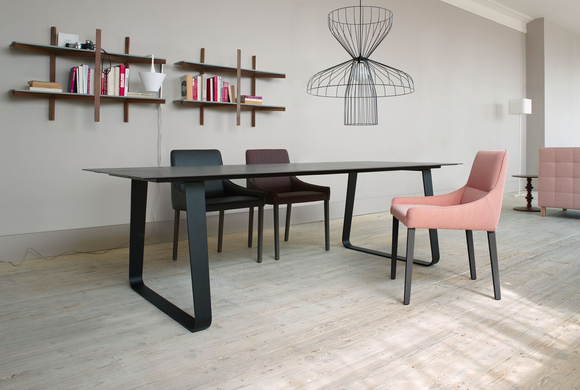 Long island Chair black lacquered base