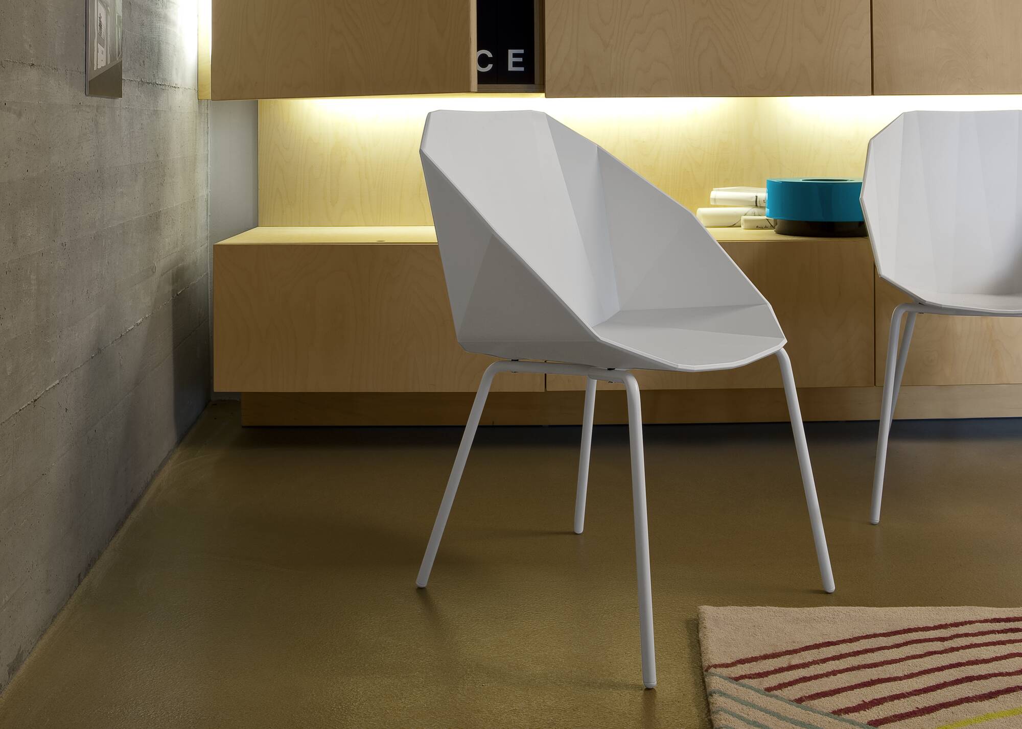 Rocher Chair/bridge white white lacquered base