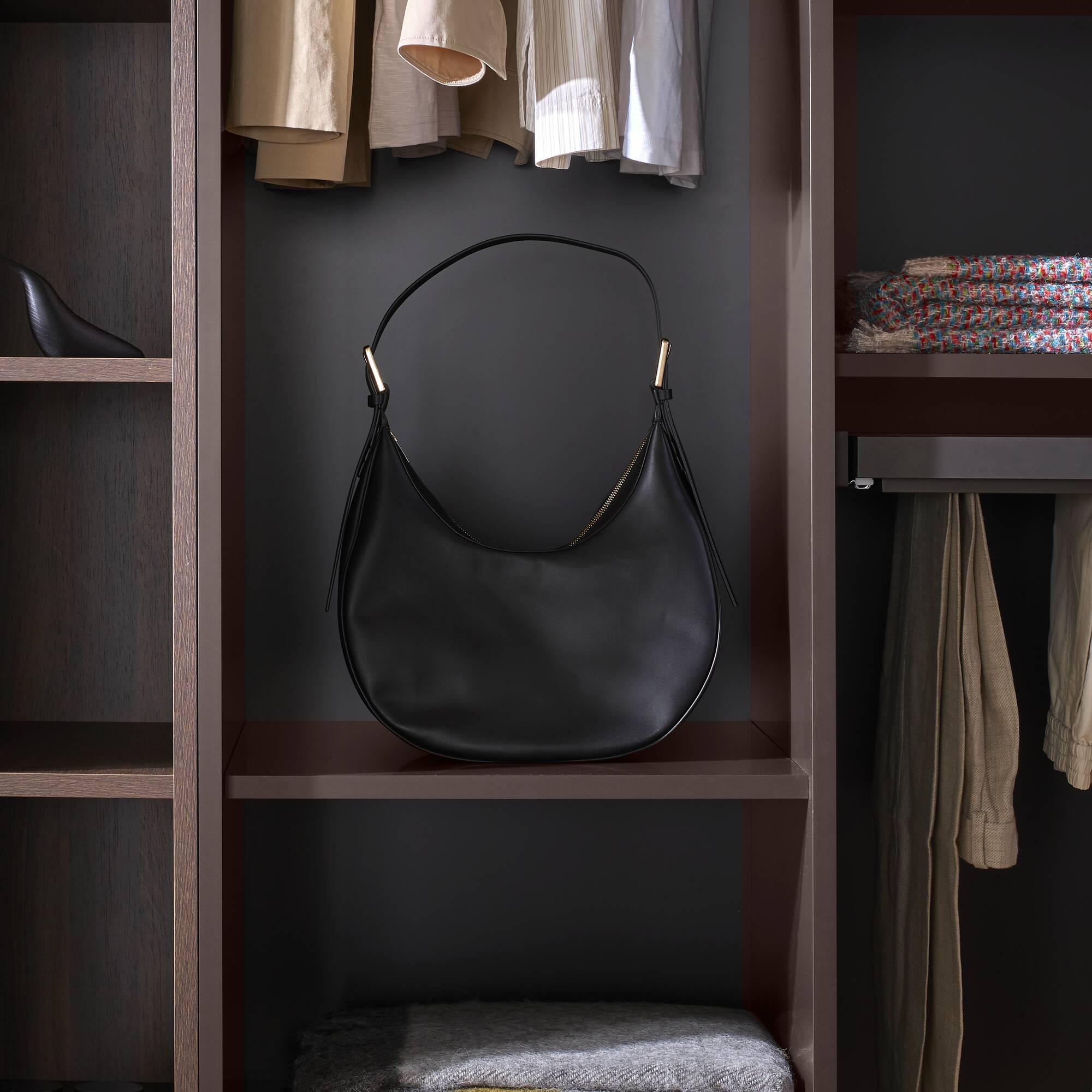 Todana - walk-in closet Composition