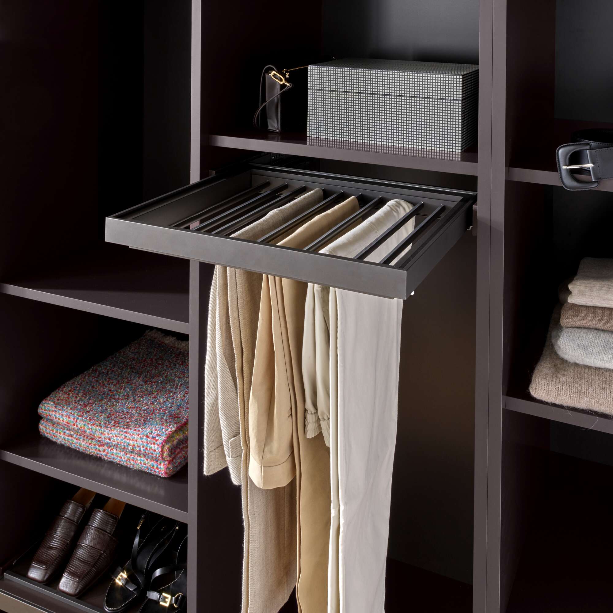 Todana - walk-in closet Composition